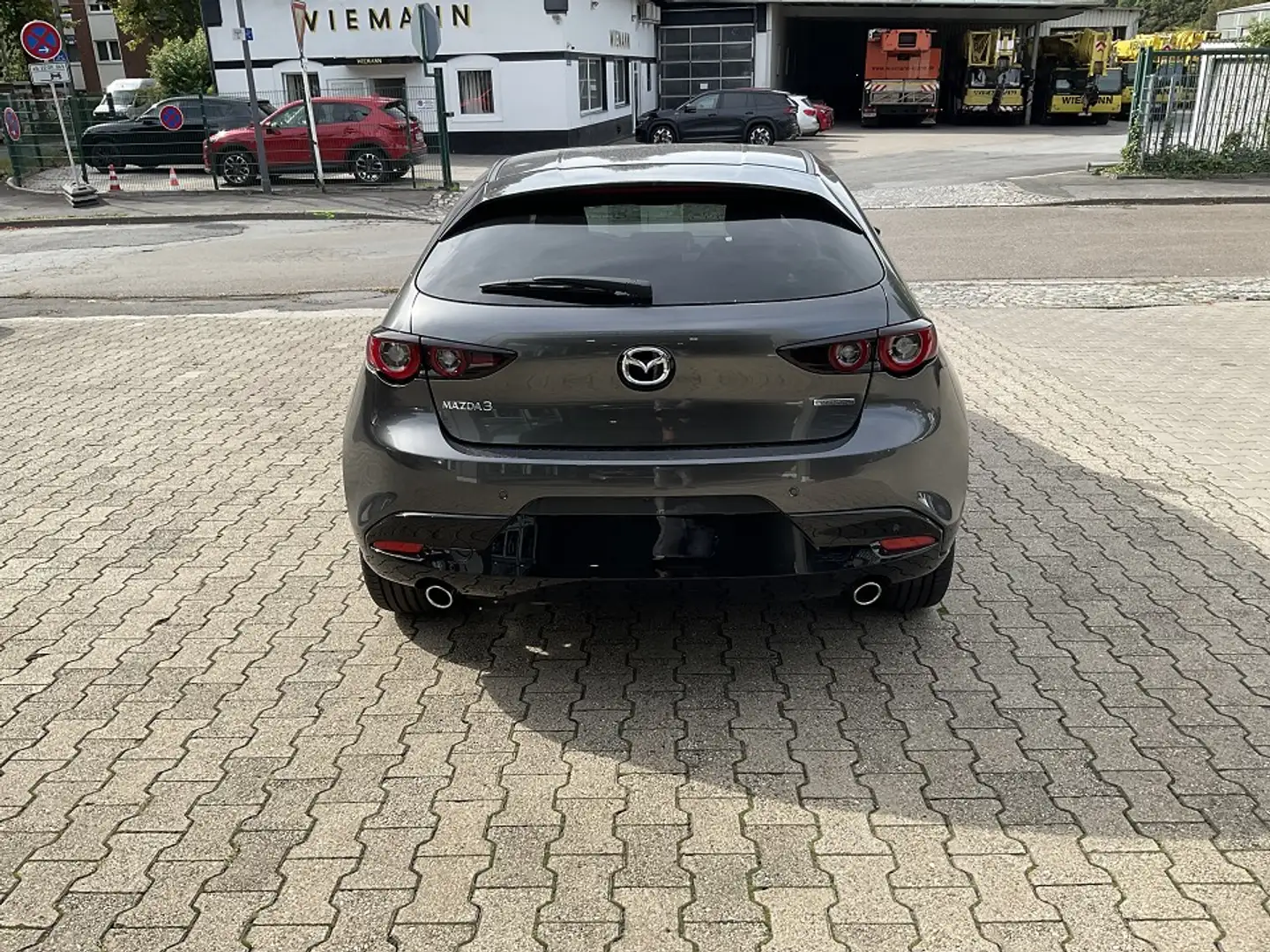 Mazda 3 2.5L e-SKY G 103 kW (140 PS) Automatik sofort lief Grau - 2
