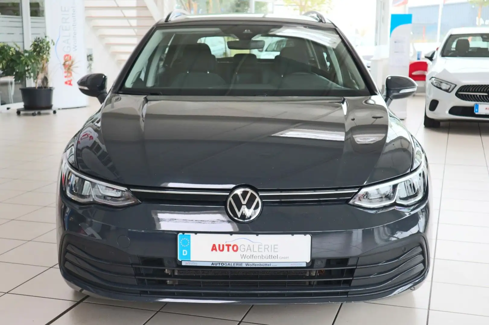 Volkswagen Golf VIII Variant Life LED AHK Navi DSG Harman K Grigio - 2