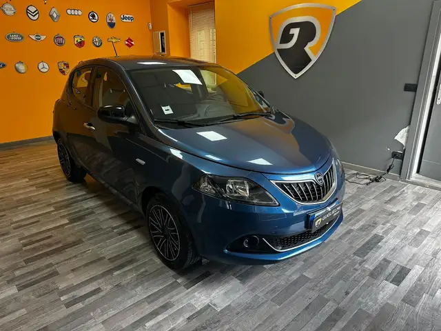 Lancia Ypsilon 1.0 FireFly 70cv Hybrid ALBERTA FERRETTI PREZZO VERO