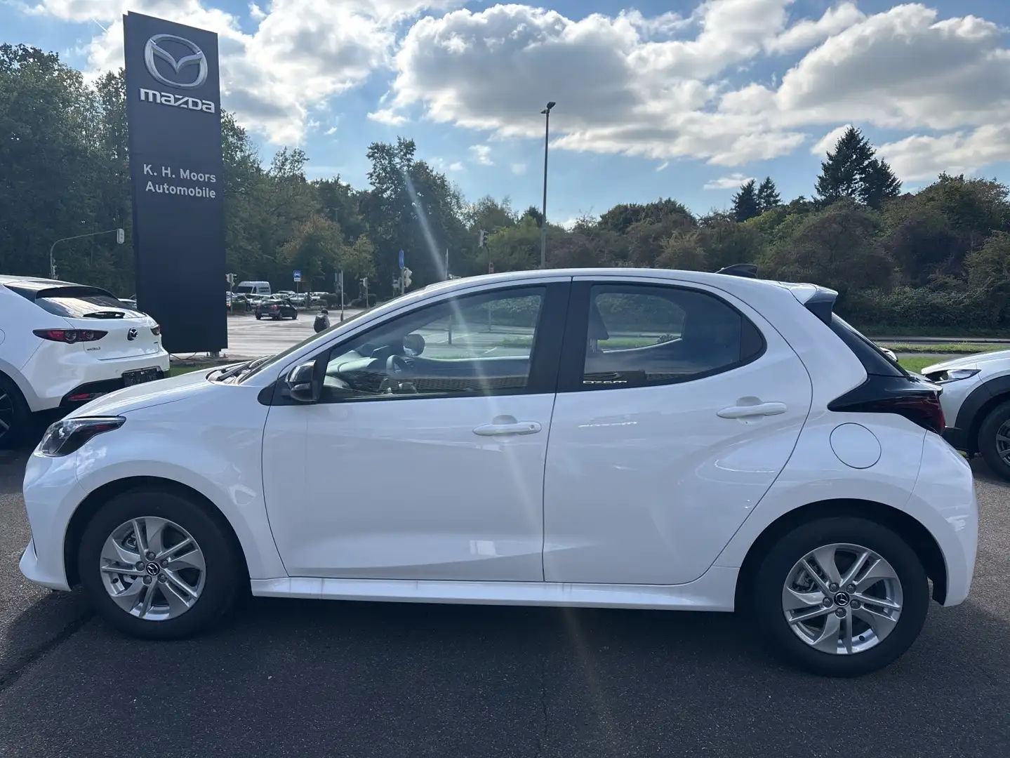 Mazda 2 Hybrid Centre-Line 1.5L VVT-i 116 Blanc - 2