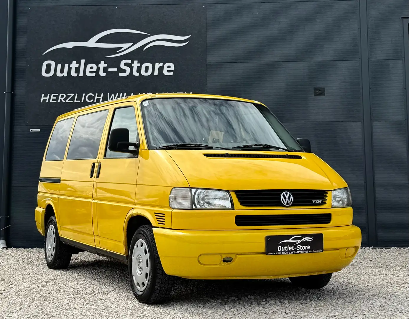 Volkswagen T4 Multivan TDI*Klimaautomatik*Tisch-Paket*Bettfunktion* Žlutá - 1
