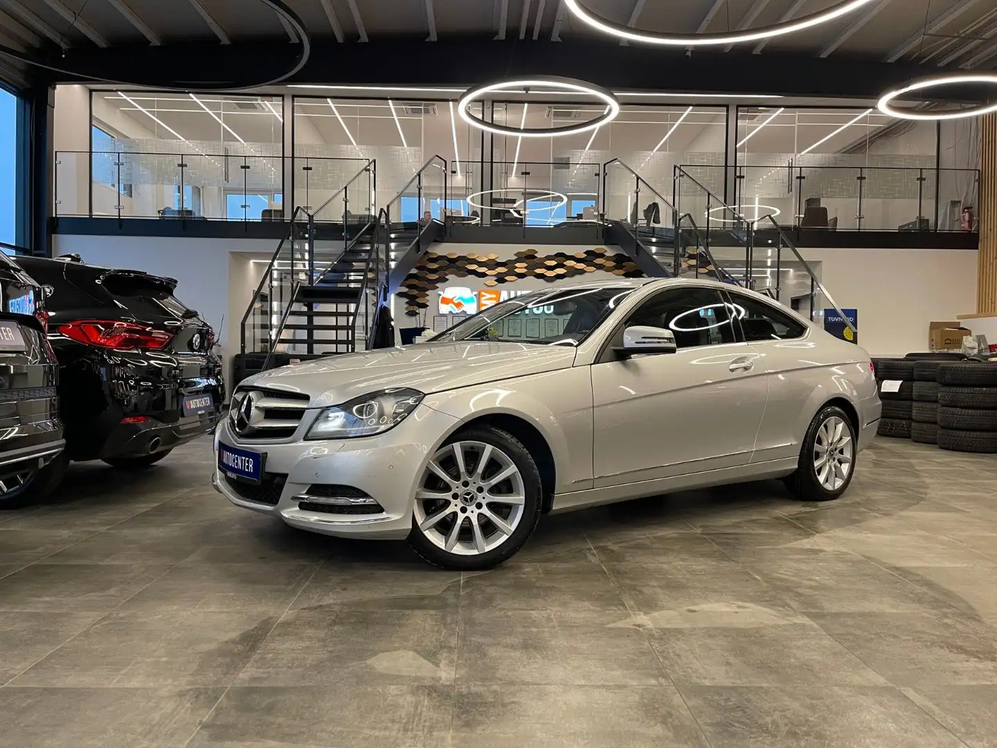Mercedes-Benz C 180 Coupe CGI *Bi-XENON*PDC*NAVI*SHZ* Plateado - 1