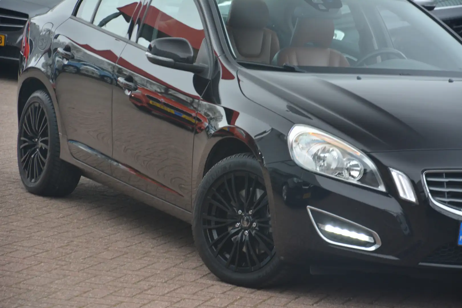 Volvo S60 2.0T Intro Edition | Navigatie | Leer | Clima | Cr Negru - 2