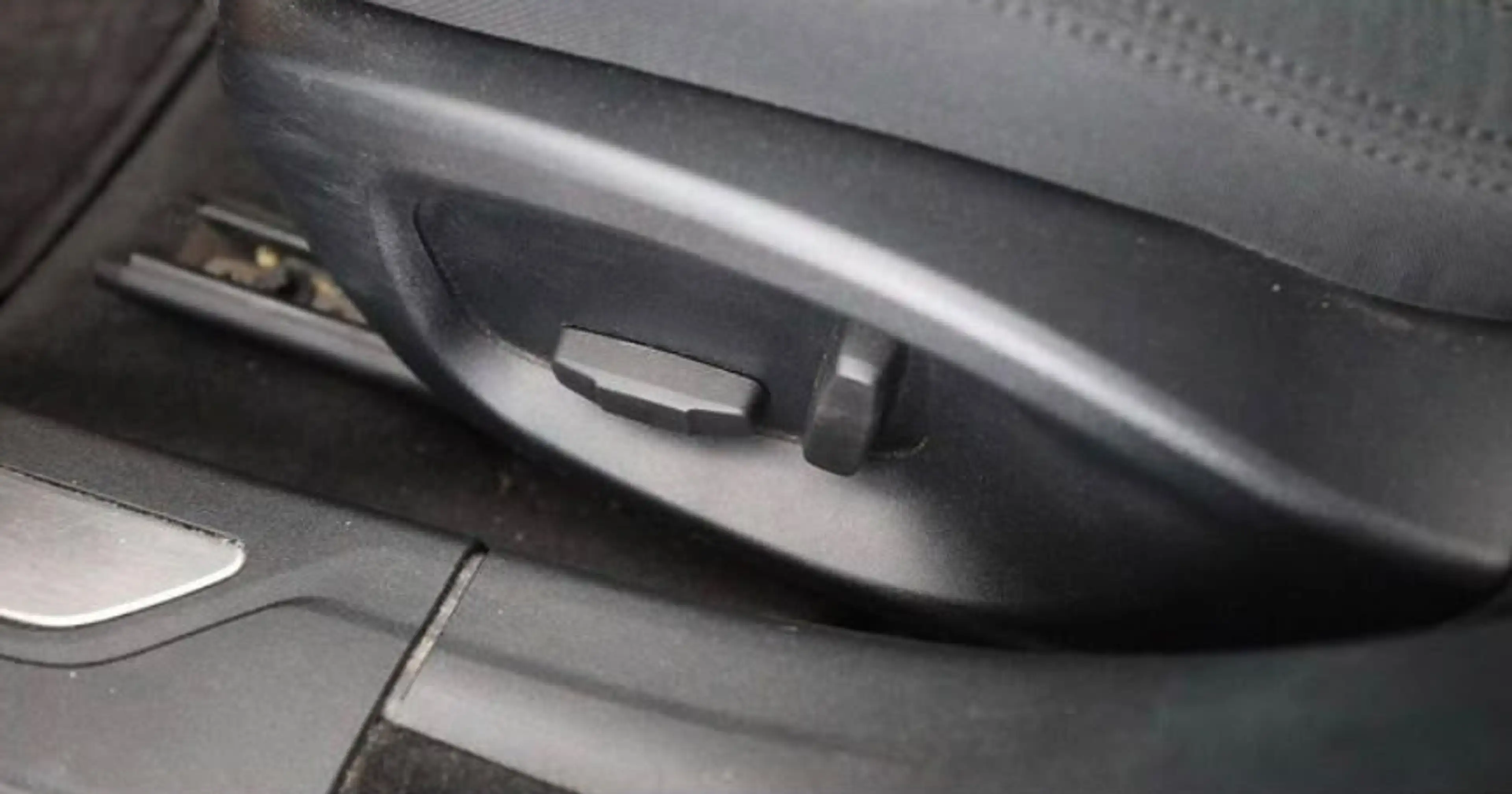 Jaguar XF Pure — photo 15