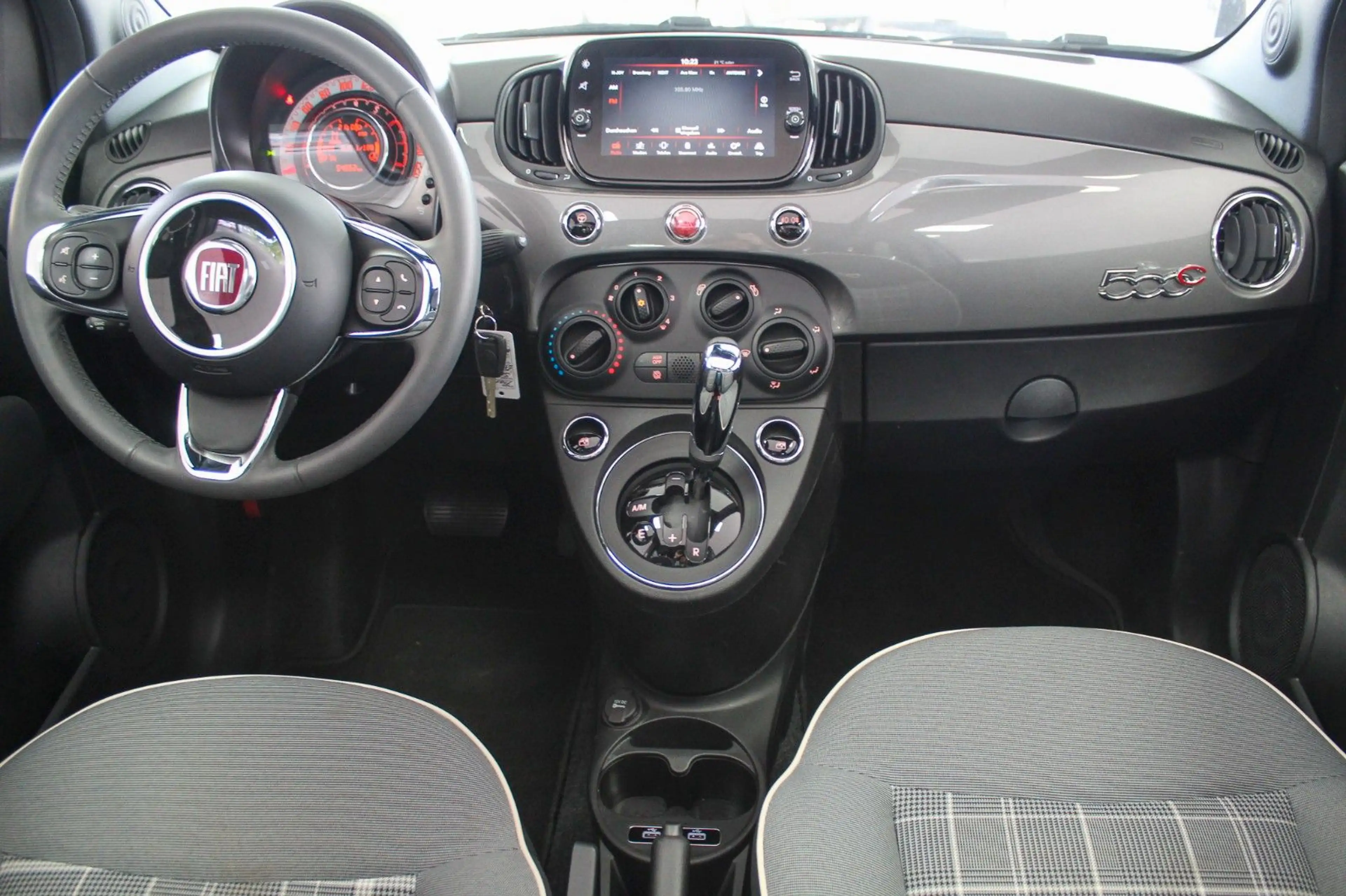 Fiat 500C 1.2 Automatik Lounge PDC CarPlay Top! — photo 4