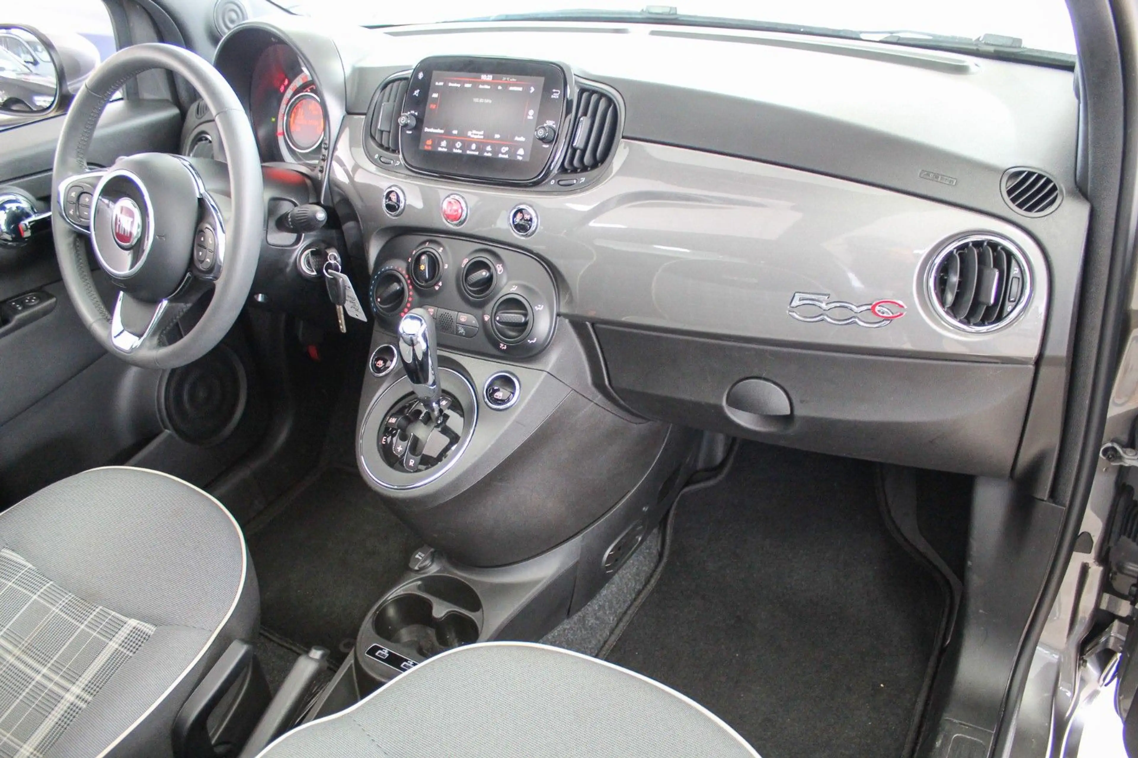Fiat 500C 1.2 Automatik Lounge PDC CarPlay Top! — photo 11