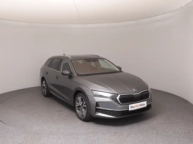 Skoda Octavia view 2