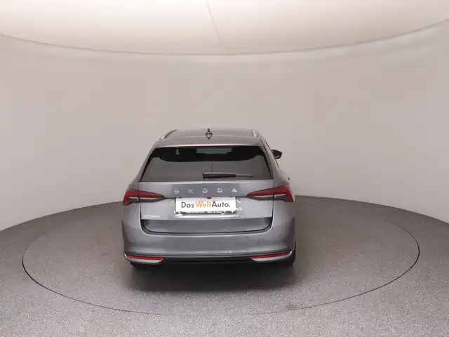 Skoda Octavia view 6