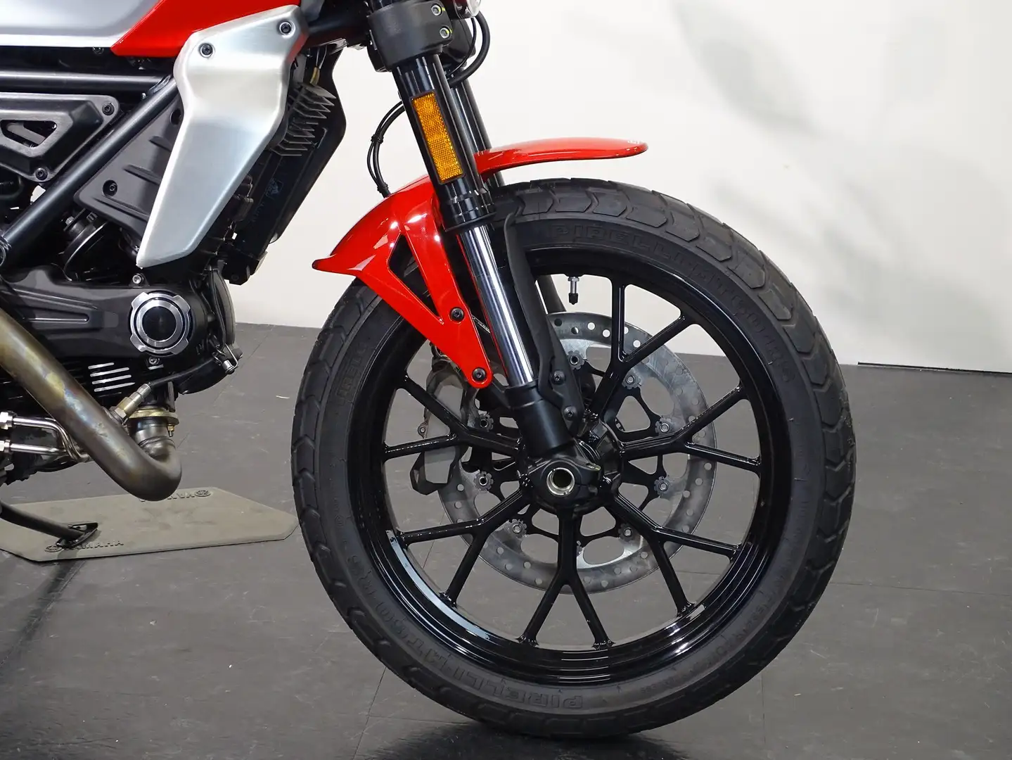 Ducati Scrambler ICON Rood - 2