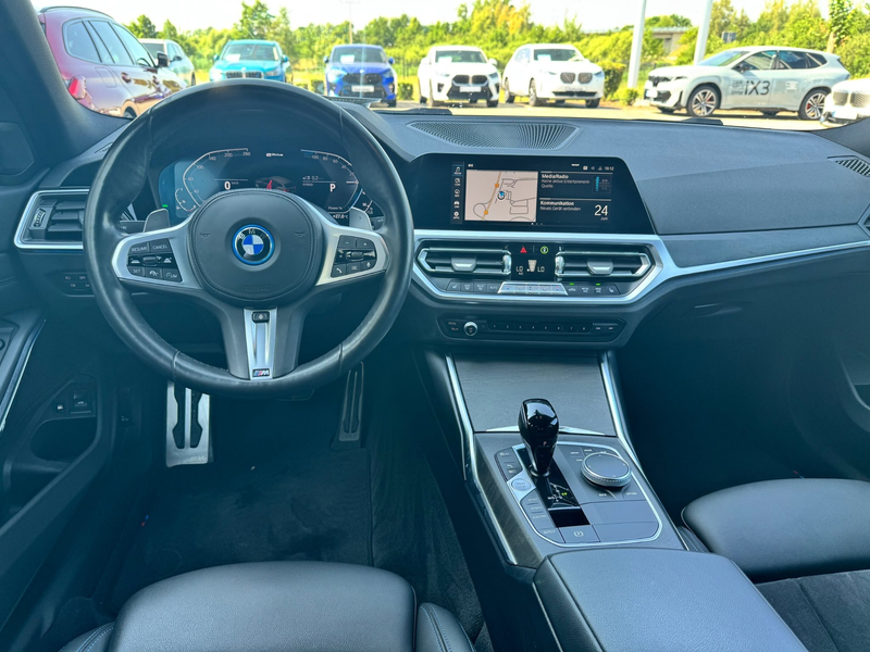 BMW 330 e xDrive Touring M Sport Head-Up Laserlicht ACC — photo 10