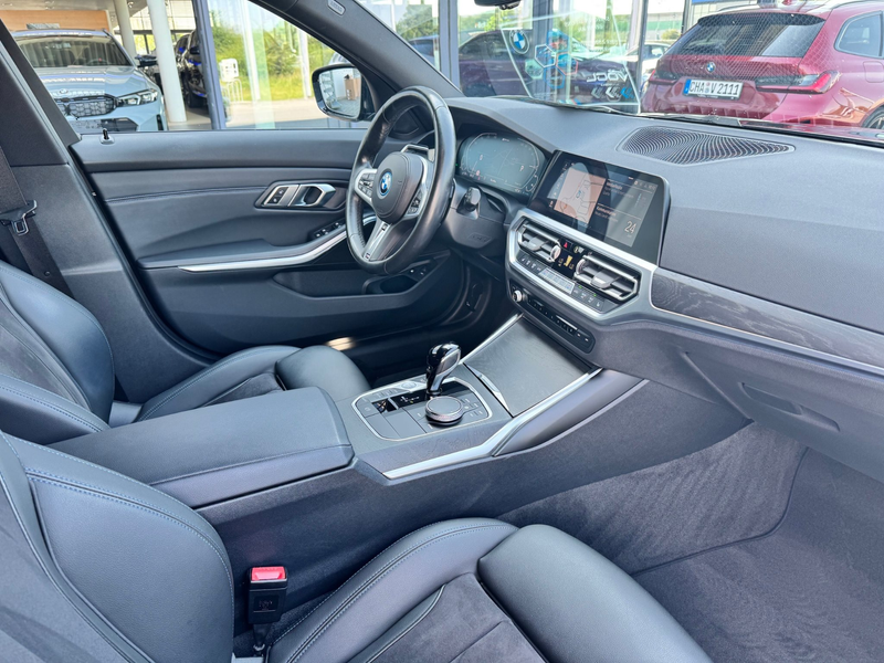 BMW 330 e xDrive Touring M Sport Head-Up Laserlicht ACC — photo 8