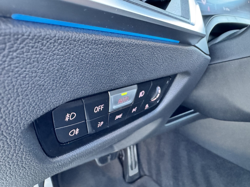 BMW 330 e xDrive Touring M Sport Head-Up Laserlicht ACC — photo 12