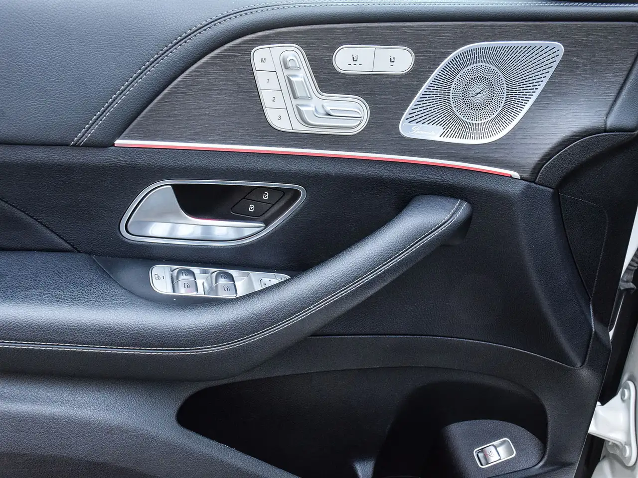 Mercedes-Benz GLE снимка Mercedes-Benz GLE