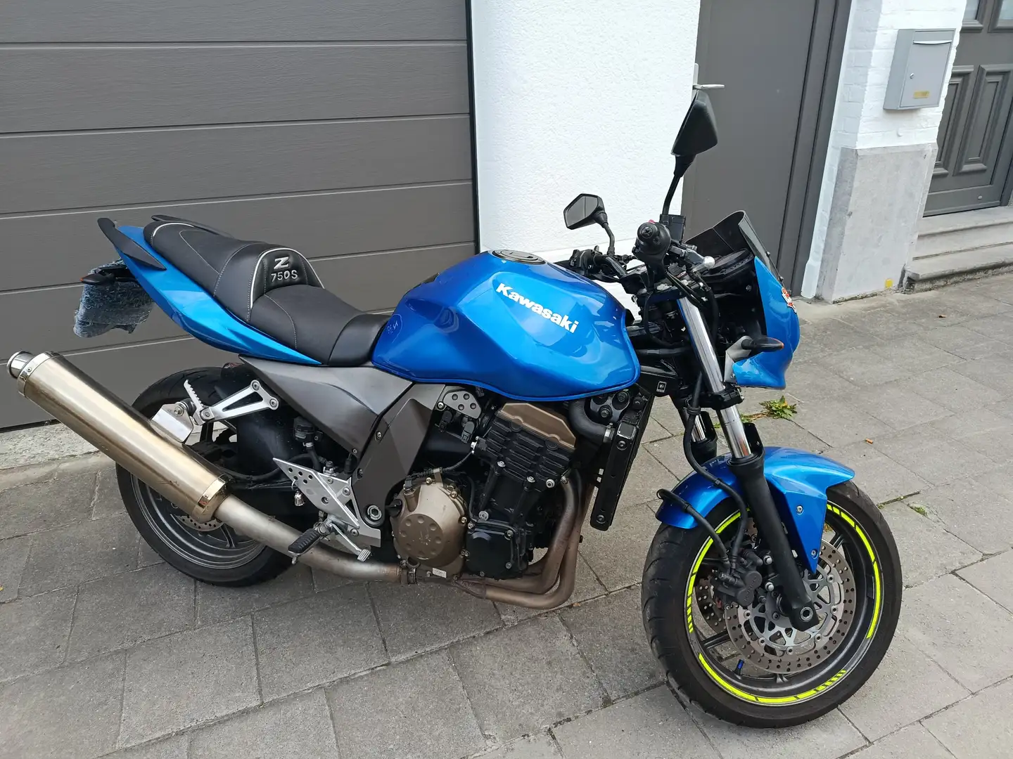 Kawasaki Z 750 Blauw - 2