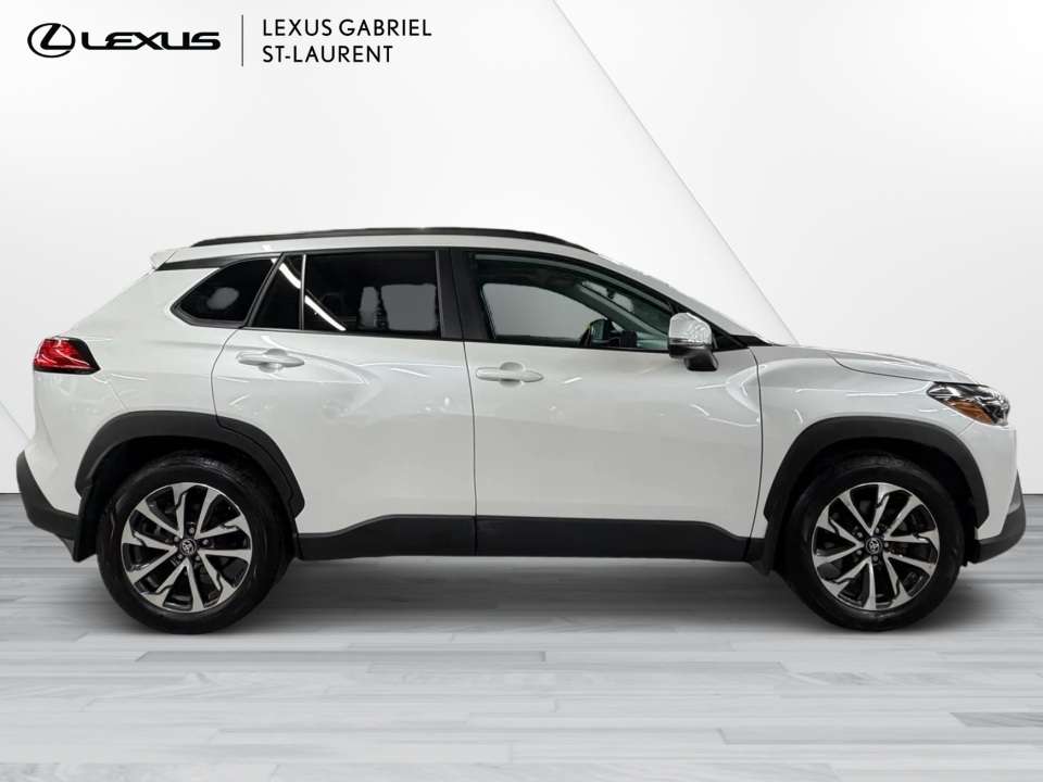 2024 Toyota Corolla Cross LE  UPGRADE AWD — снимка 1