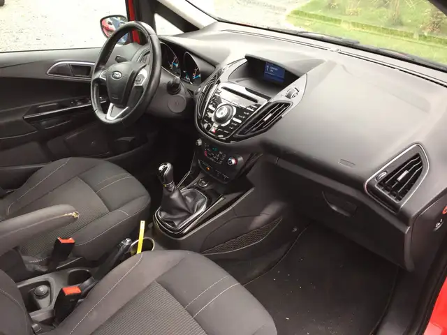 Ford B-Max view 8