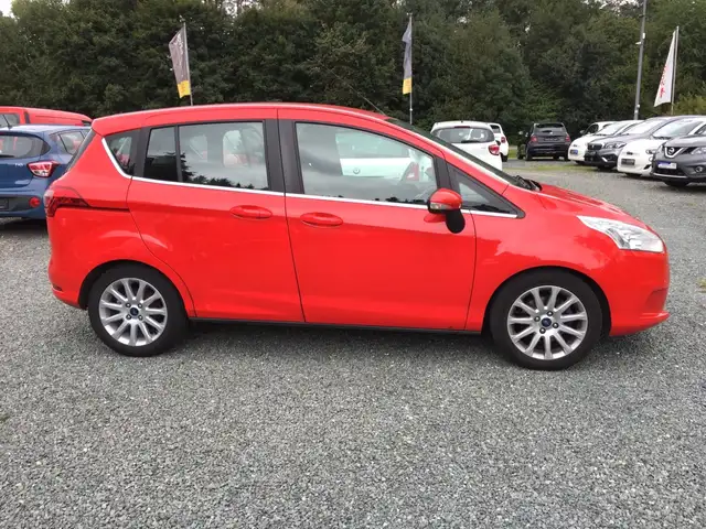 Ford B-Max view 4