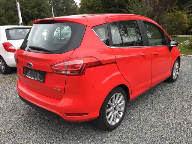 Ford B-Max view 5