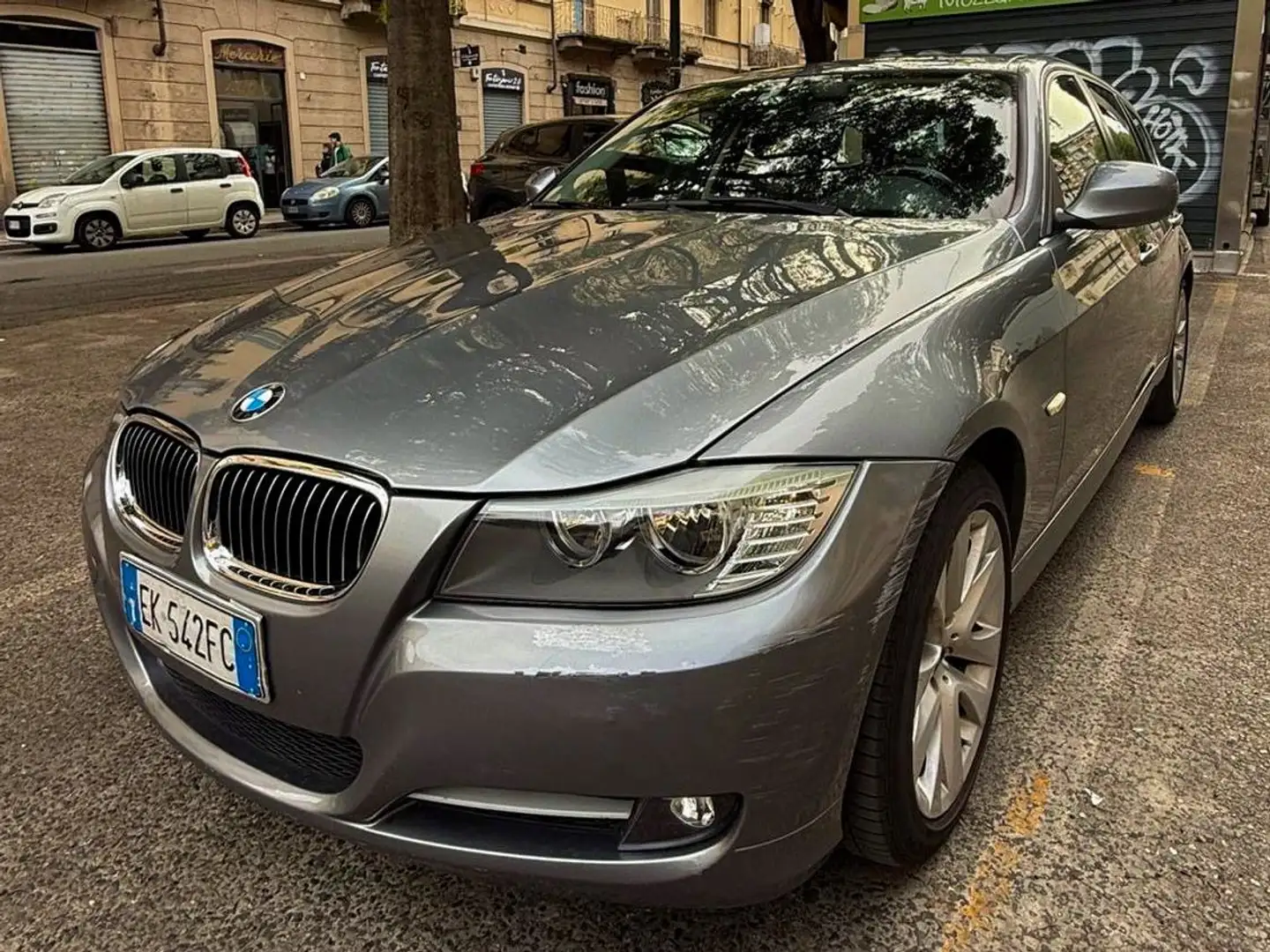 BMW 318 Serie 3 E91 Touring 318d Touring 2.0 143cv Grigio - 1