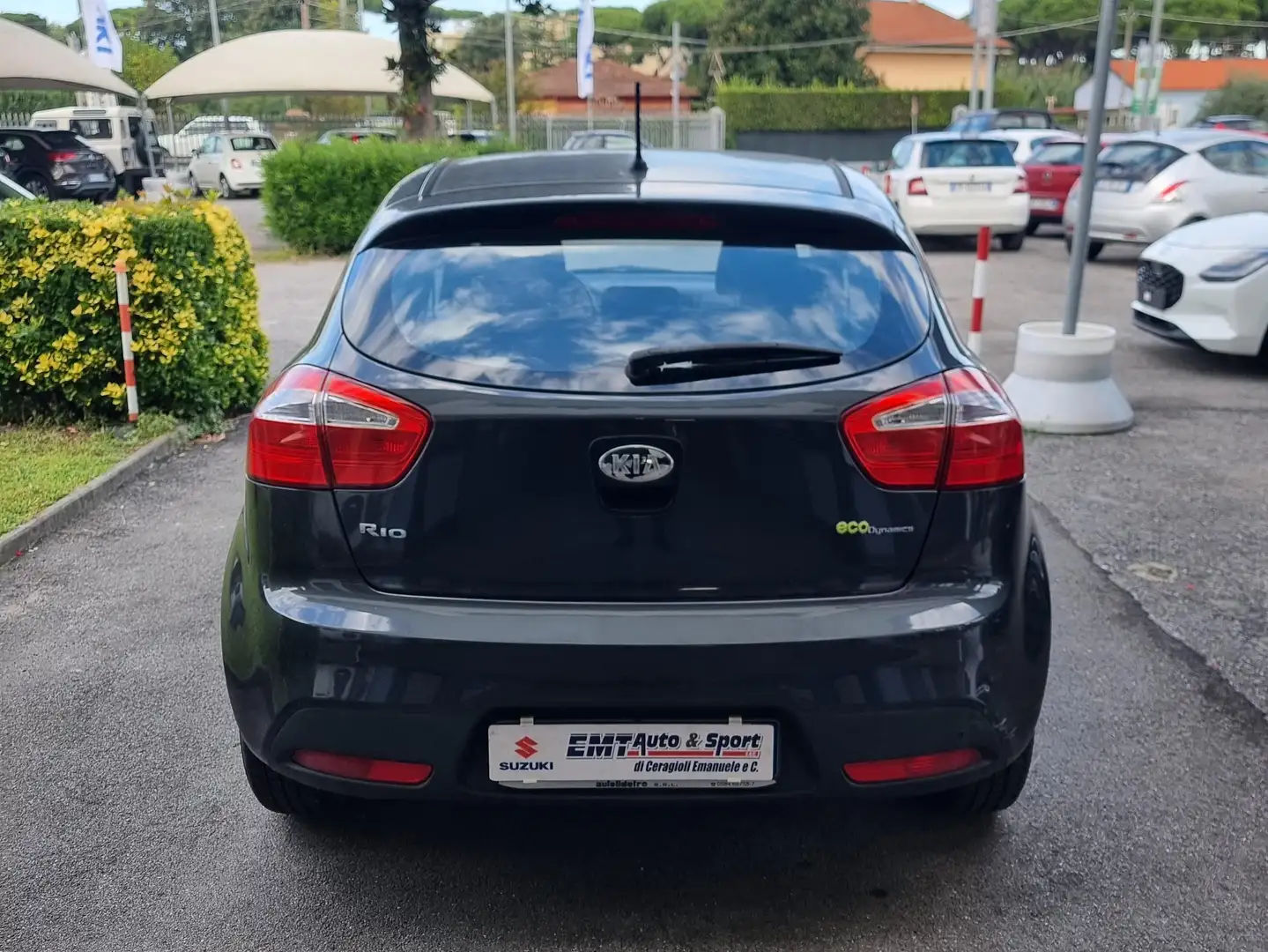 Kia Rio Rio III 2011 5p 1.1 eco dynamic Gris - 2
