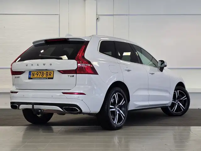 Volvo XC60 view 8