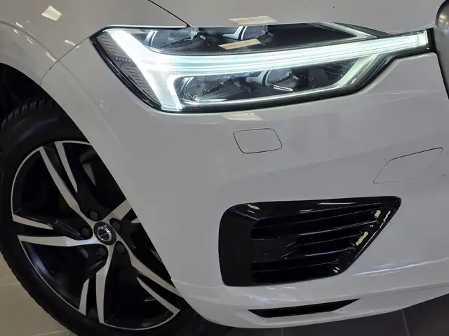 Volvo XC60 view 4