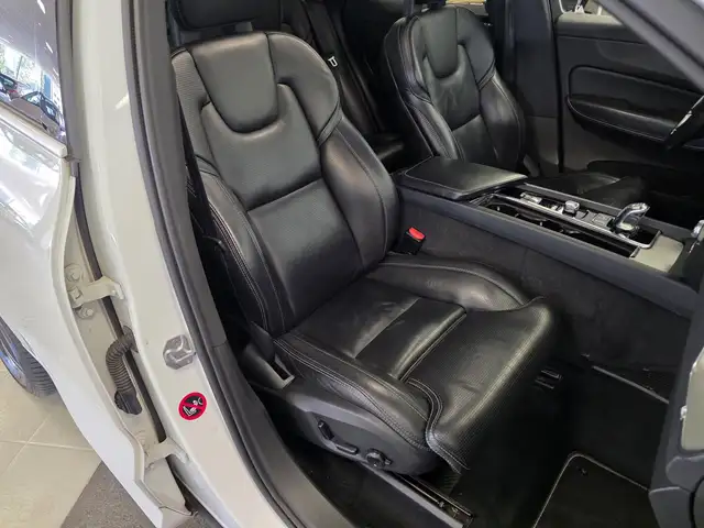 Volvo XC60 view 12