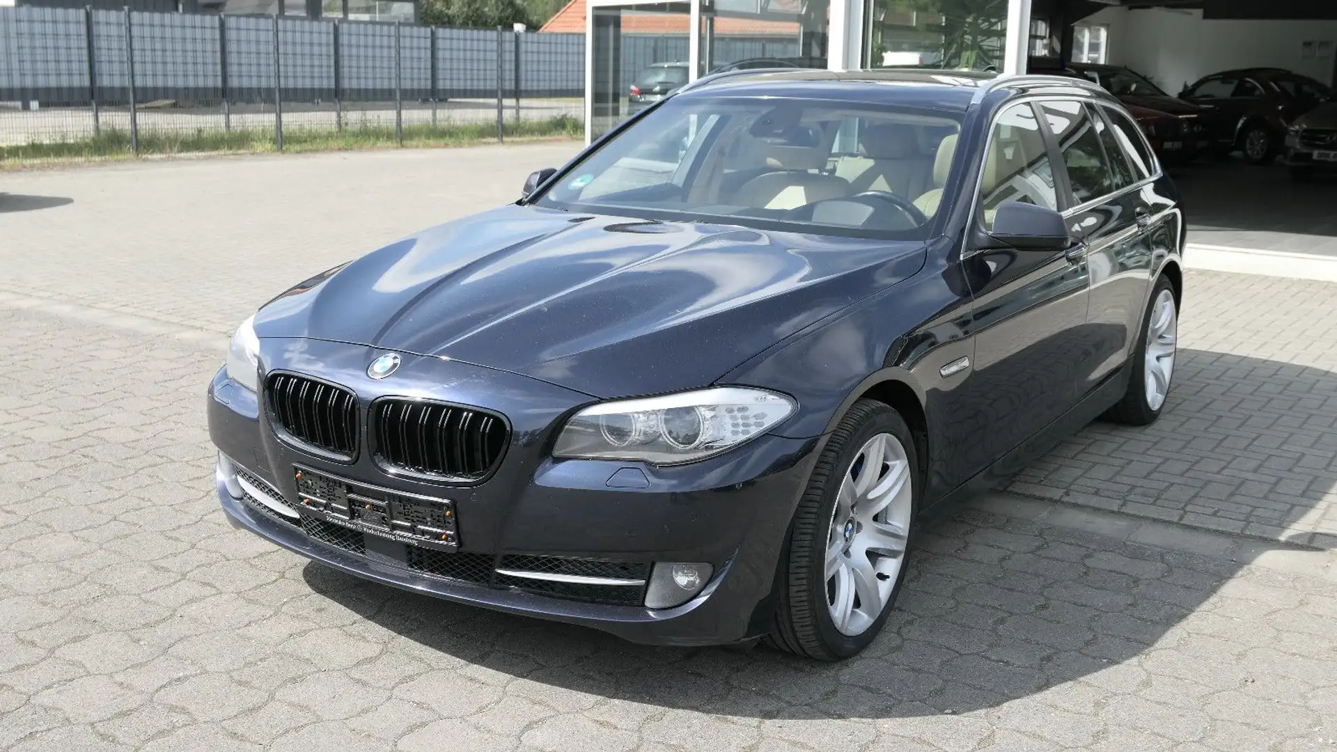 BMW 525 d Head-Up/Bi-Xenon/Panorama/AHK/Euro5 Blauw - 1