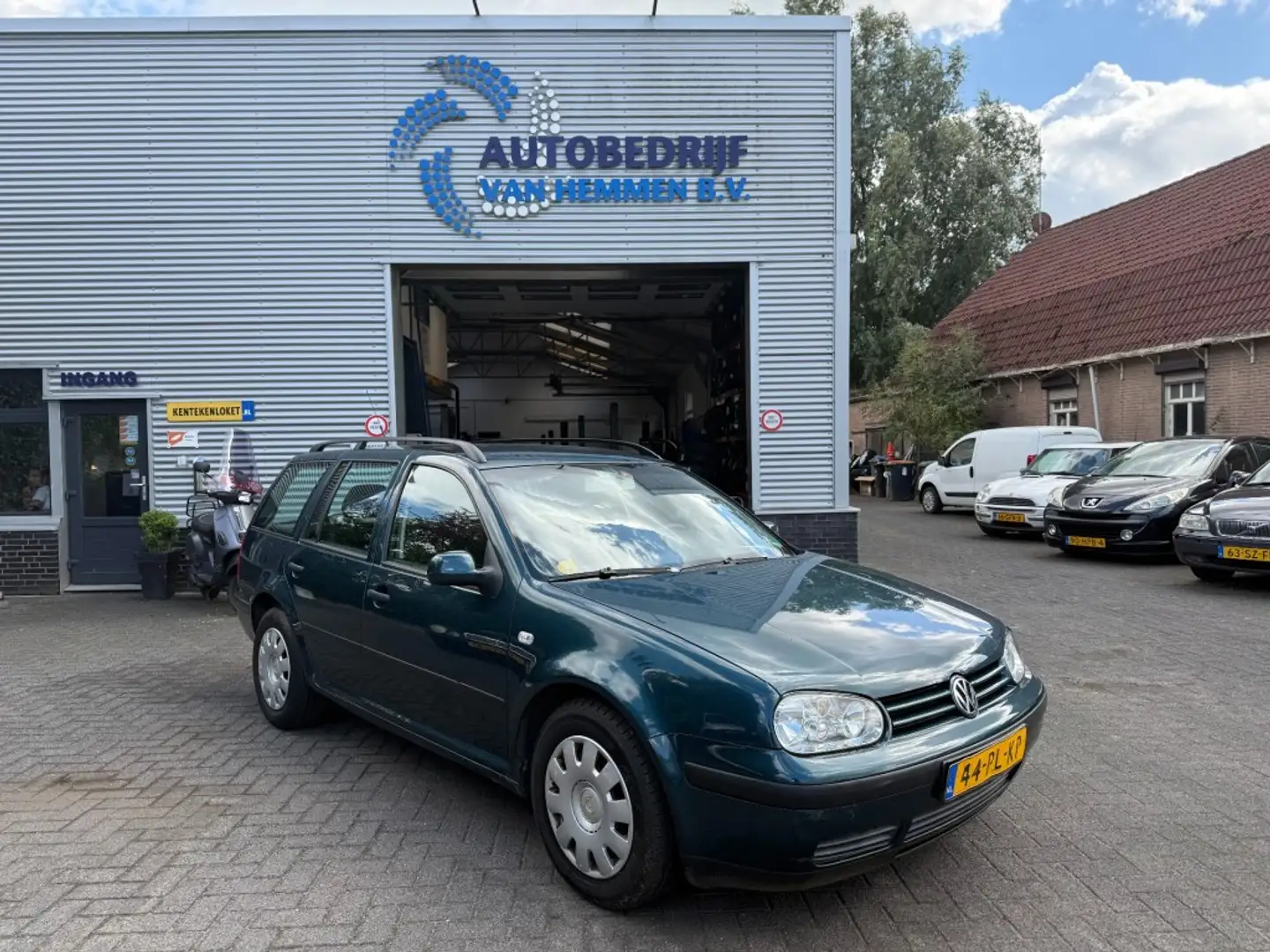 Volkswagen Golf Variant 1.4 TRENDLINE Airco Trekhaak Nieuwe apk Groen - 1