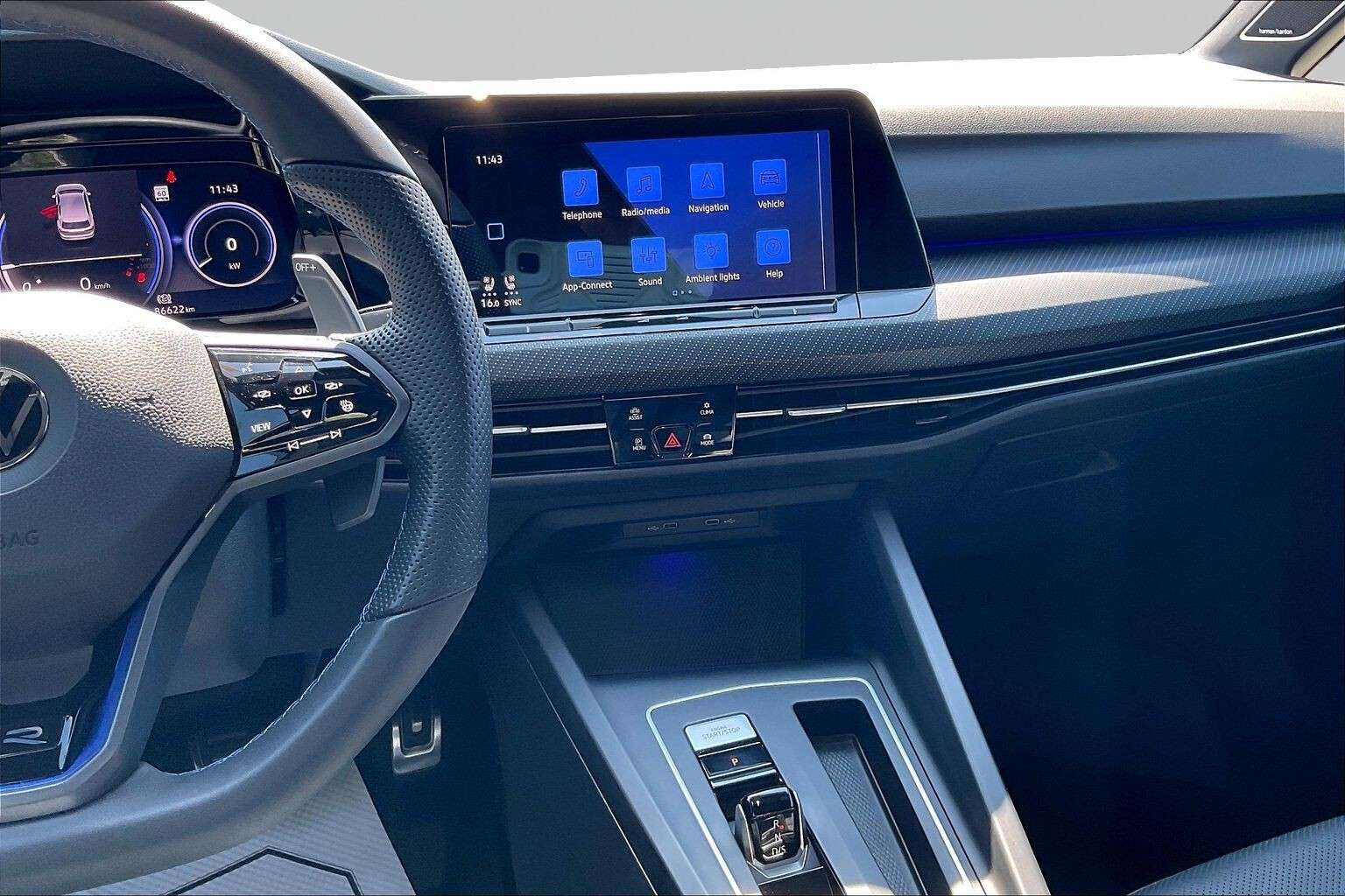 2022 Volkswagen Golf 2.0L | No Accidents | Heated Seats & Steering — снимка 1