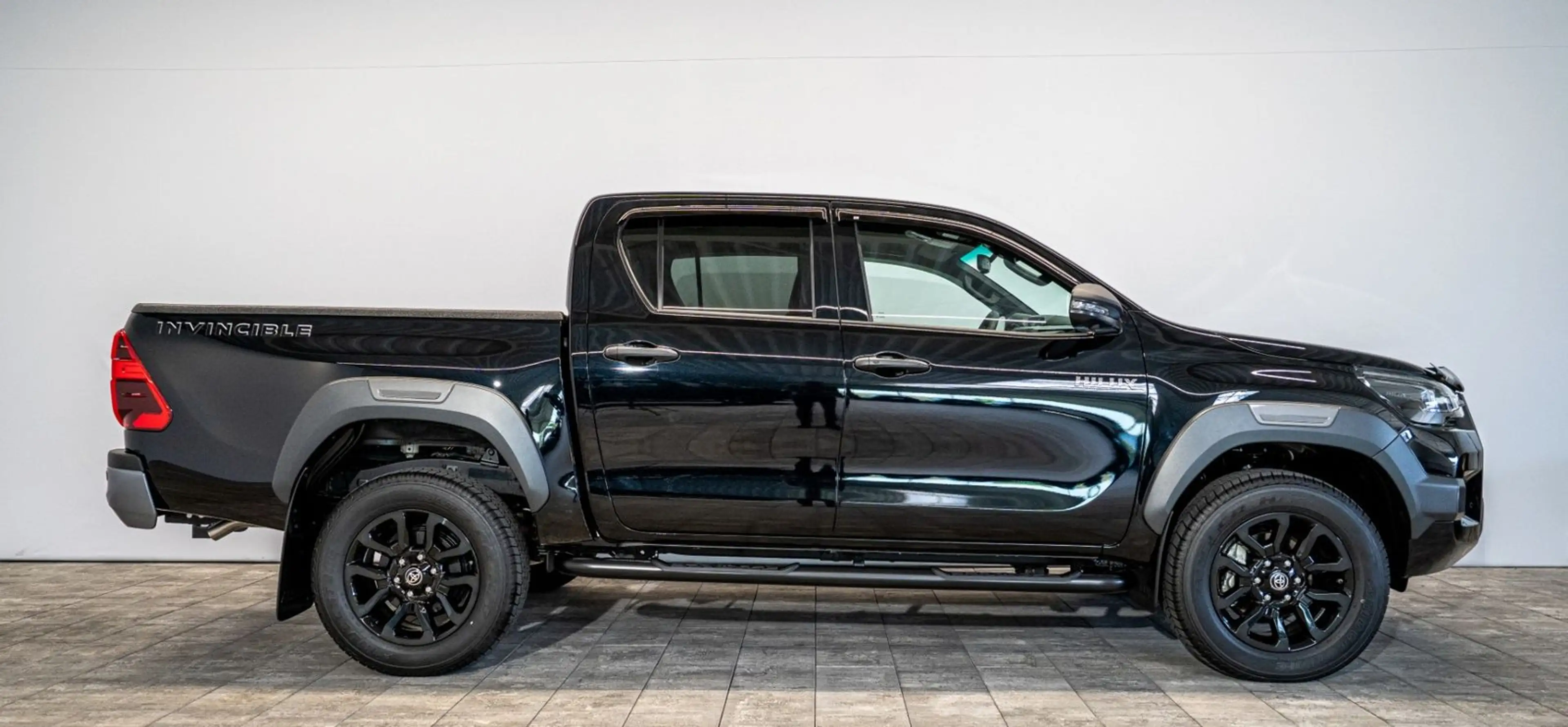 Toyota Hilux 2.8 D4-D Invincible Mild HYBRID°AHK°Wanne — photo 4