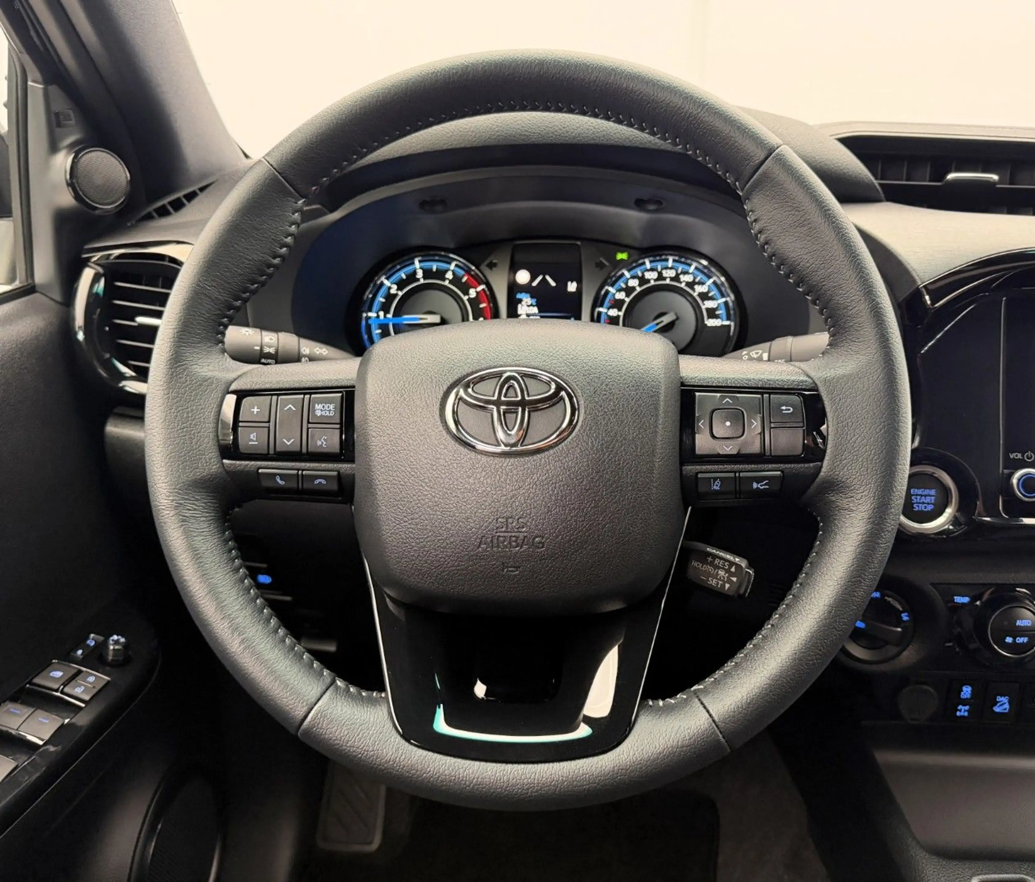 Toyota Hilux 2.8 D4-D Invincible Mild HYBRID°AHK°Wanne — photo 8