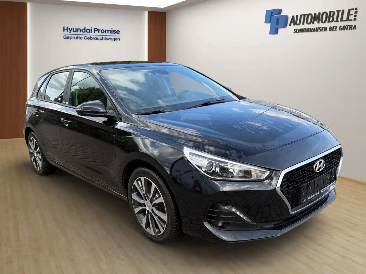 Hyundai i30 1.6 CRDi 115PS Sonderedition YES! Noir - 2