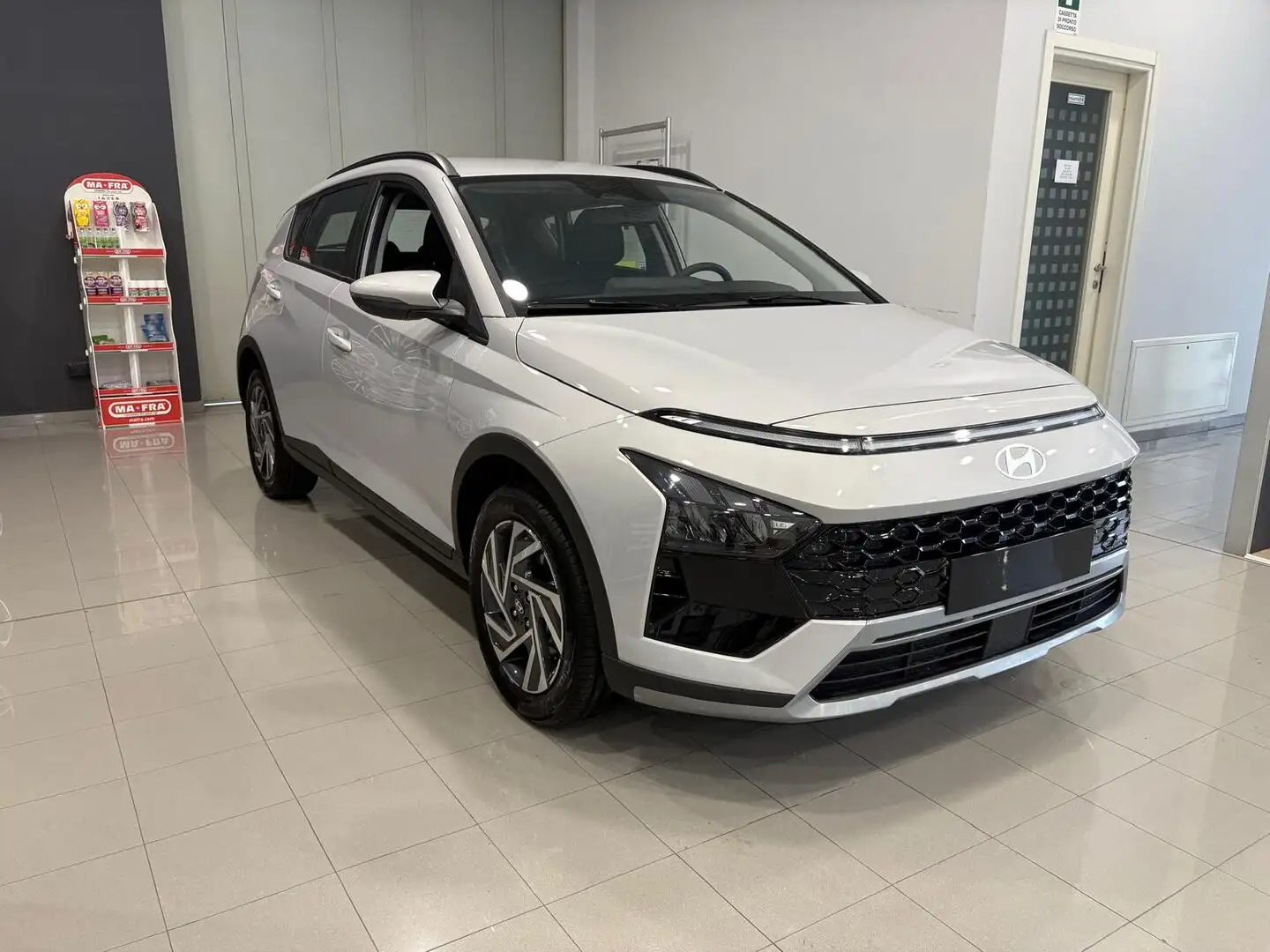 Hyundai BAYON 1.2 mpi Xline Gris - 2