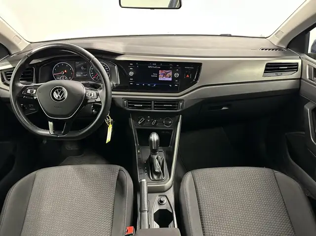 Volkswagen Polo view 2