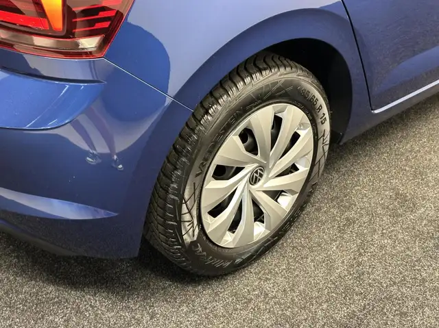 Volkswagen Polo view 10