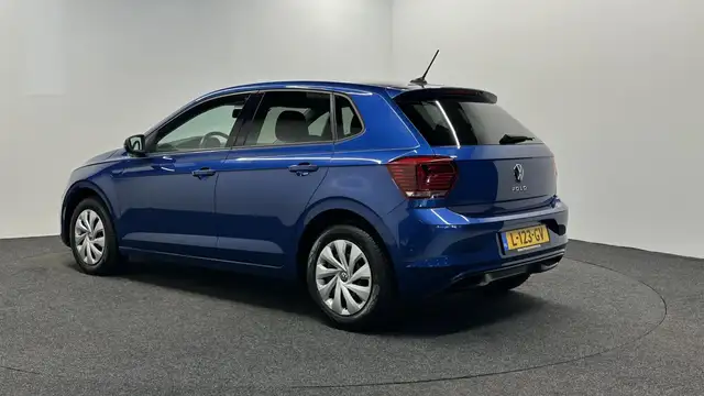Volkswagen Polo view 4