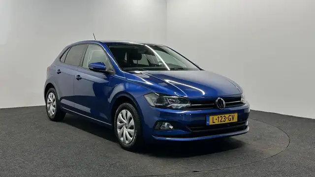 Volkswagen Polo view 3