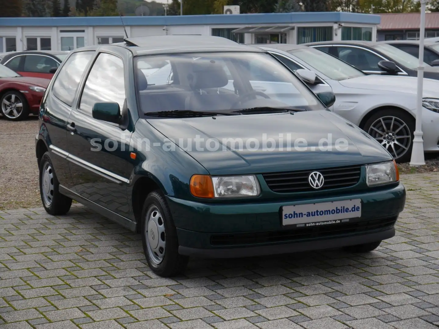 Volkswagen Polo orig. 61.000 km/1. Hand/Glasschiebedach Зелений - 2