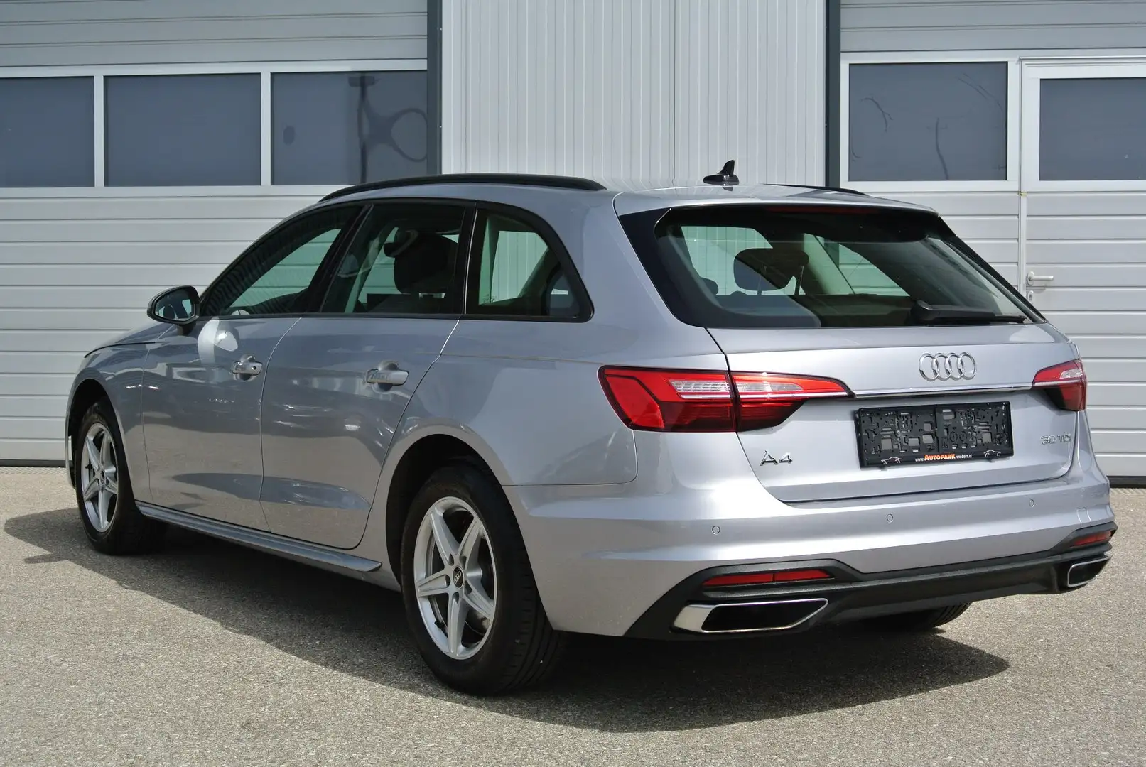 Audi A4 Avant 30 TDI S-tronic ** LED * NAVI * SHZ * Silber - 2