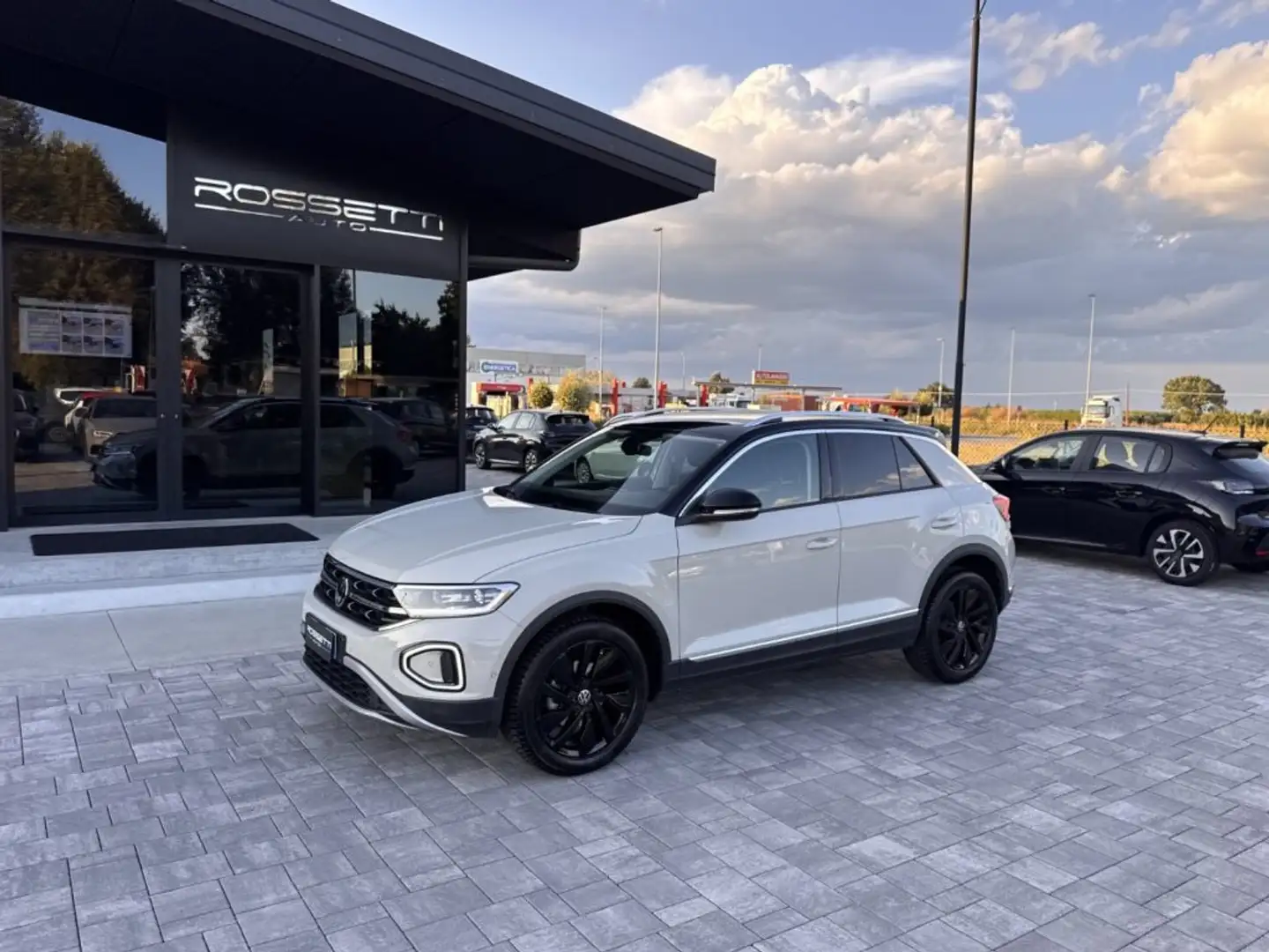Volkswagen T-Roc 1.0 TSI STYLE restyling ANCHE PER NEOPATENTATI Beige - 2