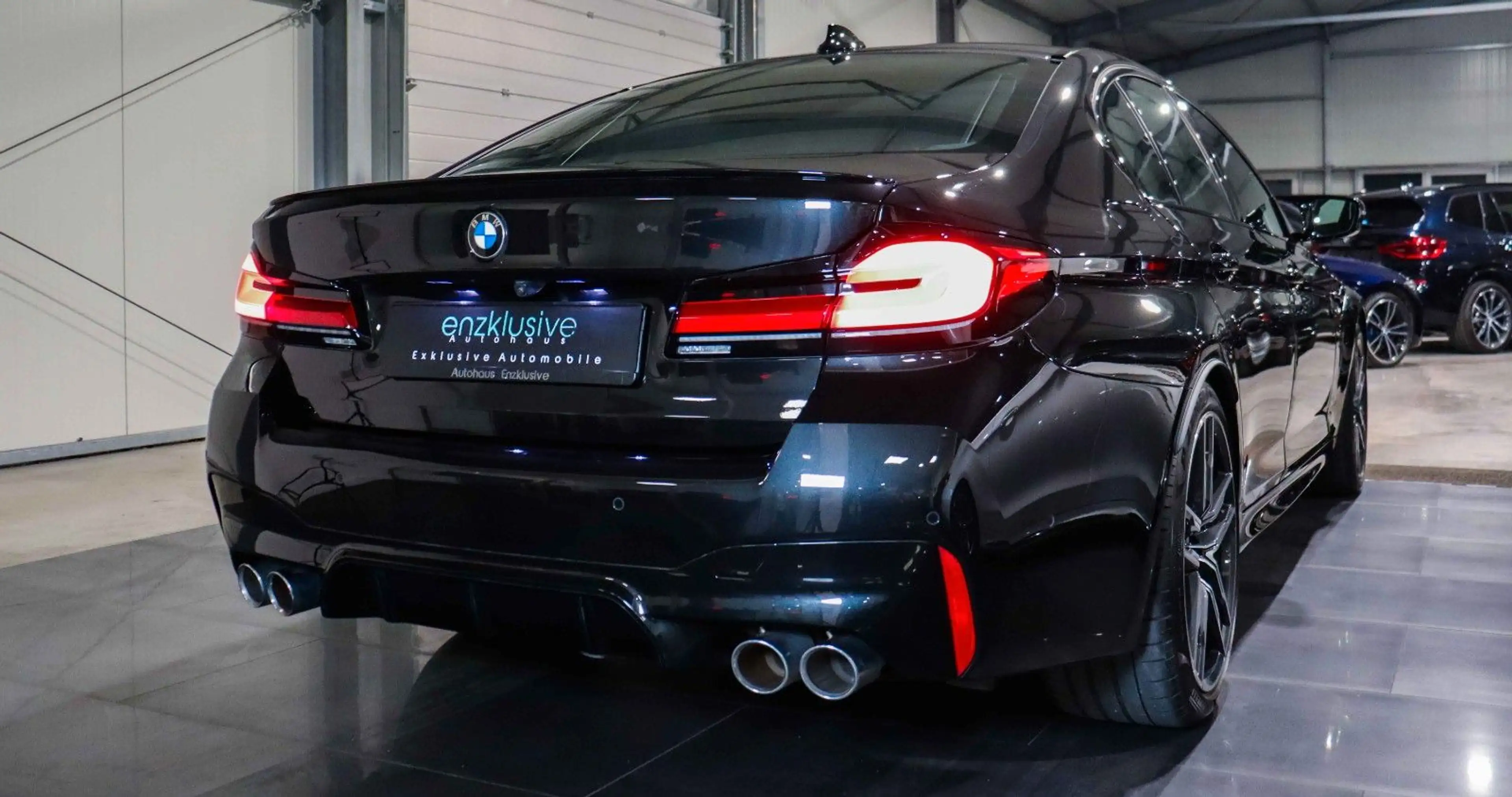 BMW M5 MSITZE*CARBON*B&W*360°*LASER*AHK*MSPORTAGA — photo 8