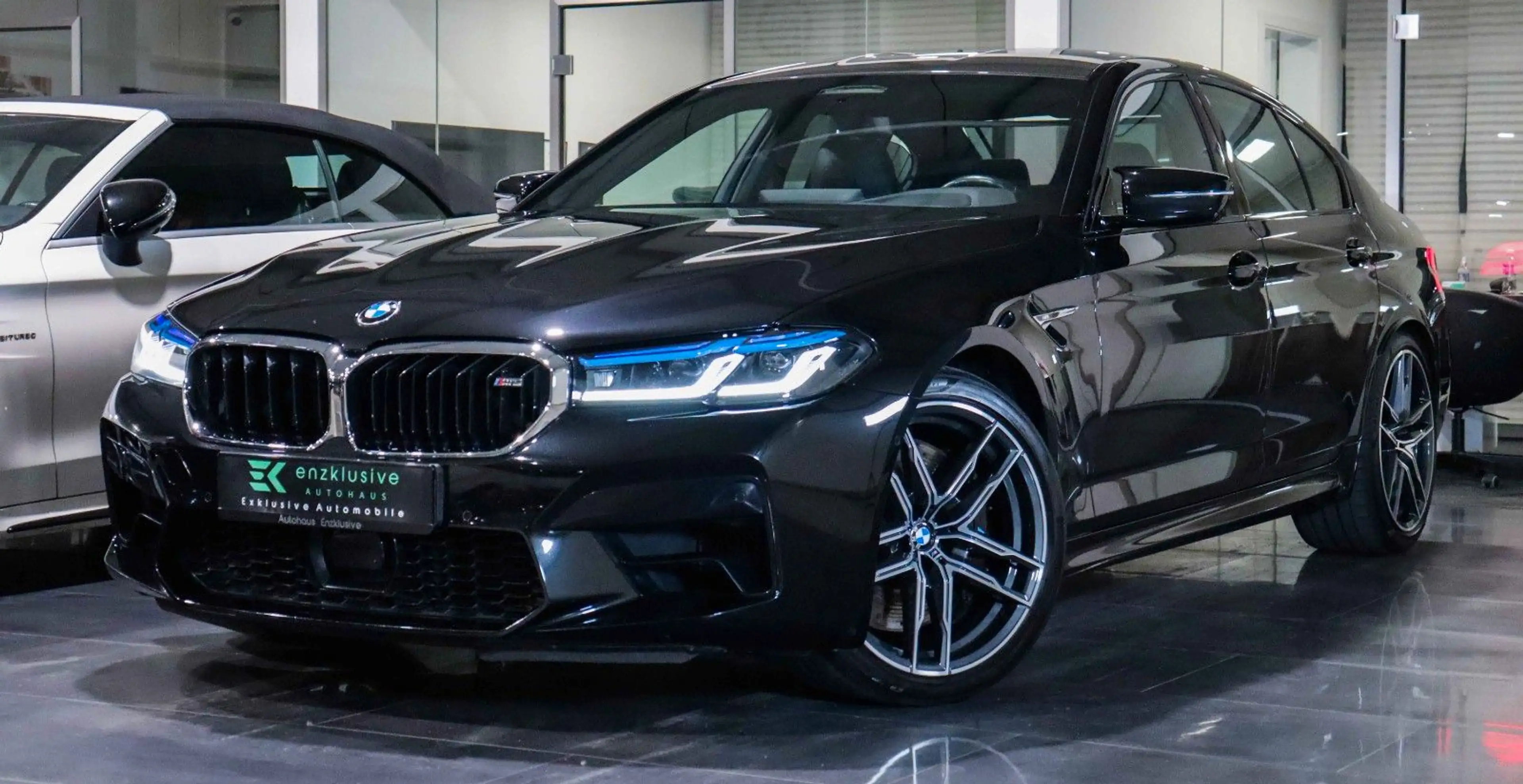 BMW M5 MSITZE*CARBON*B&W*360°*LASER*AHK*MSPORTAGA — photo 4