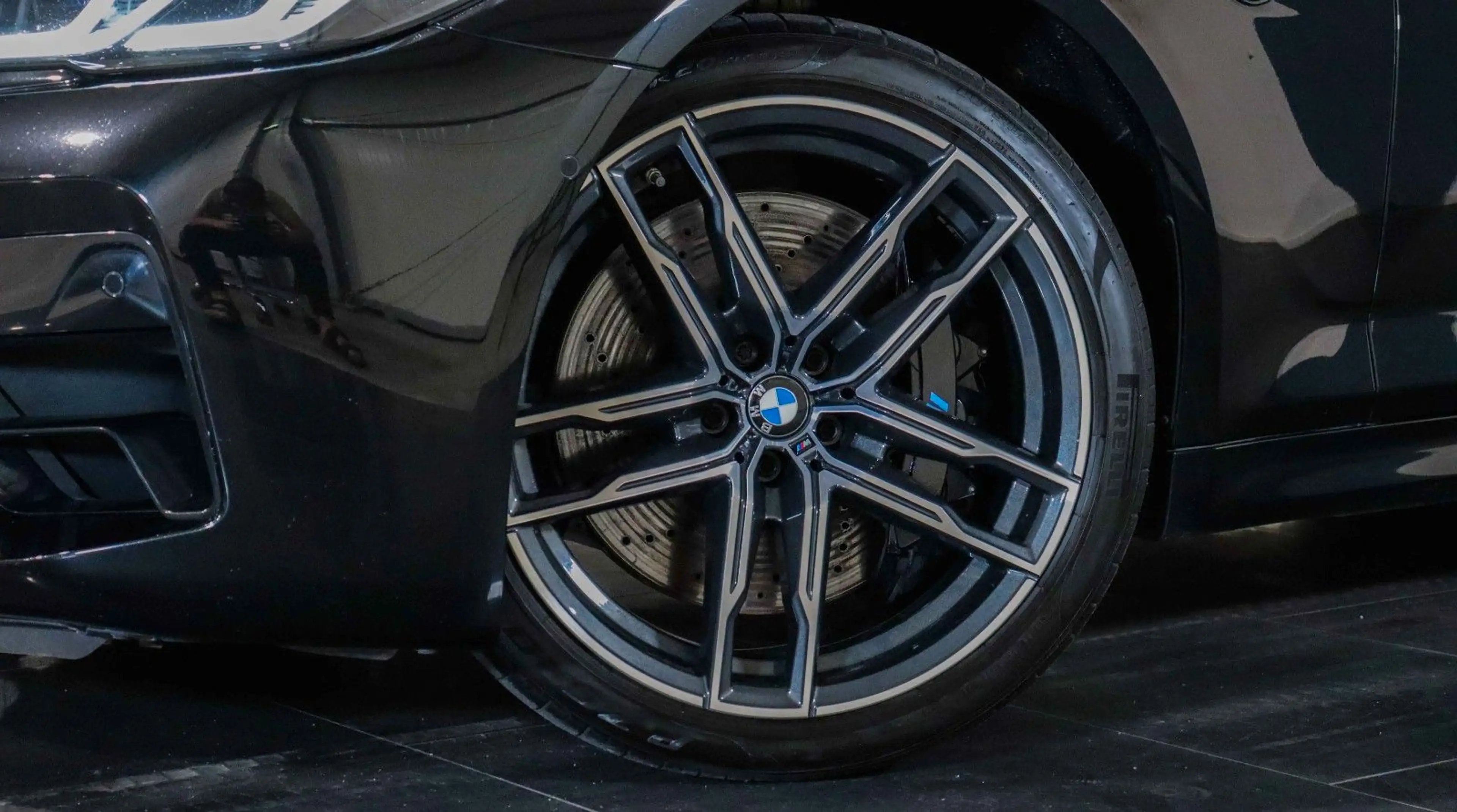BMW M5 MSITZE*CARBON*B&W*360°*LASER*AHK*MSPORTAGA — photo 6
