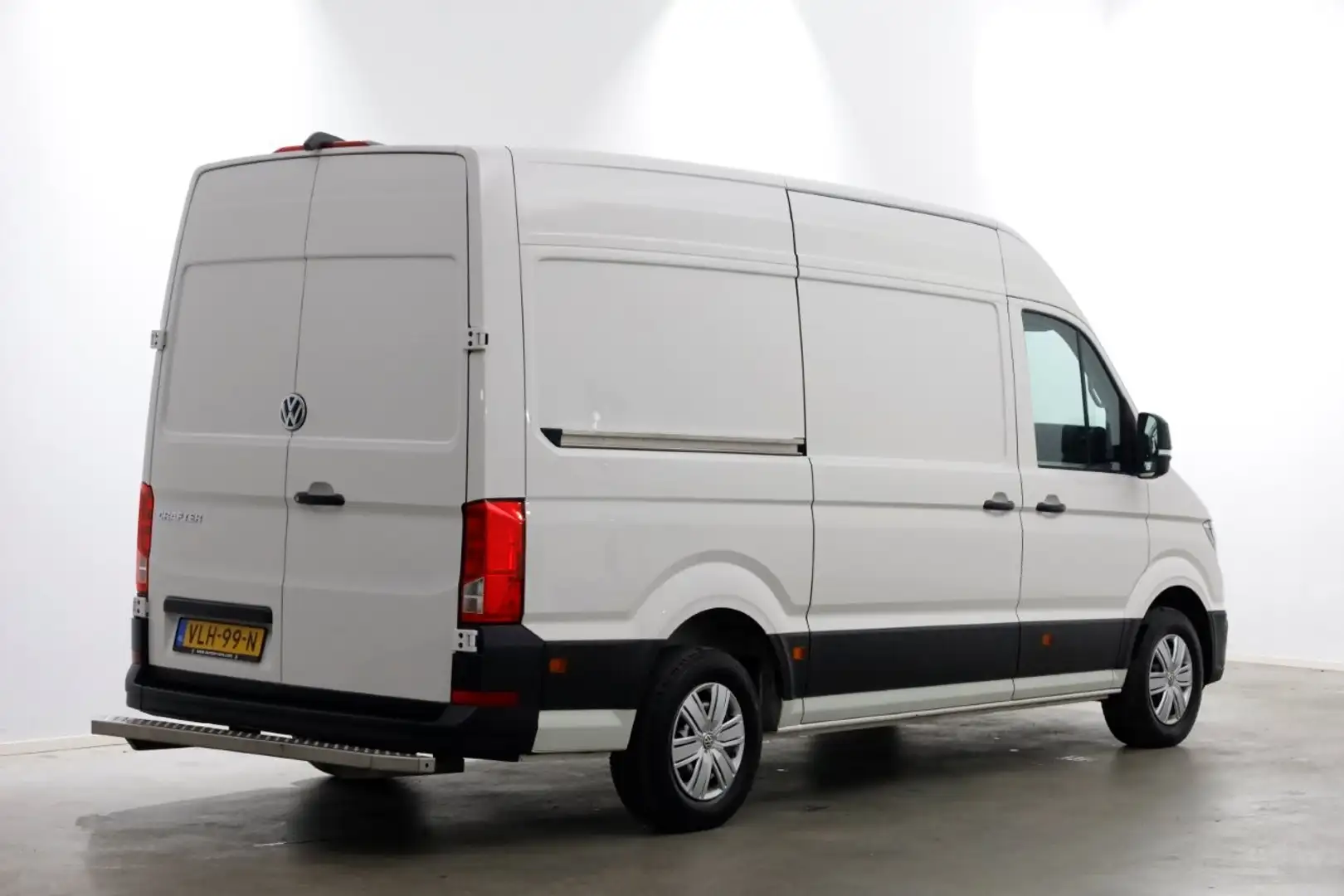 Volkswagen Crafter 35 2.0 TDI 140pk RWD L3H3 (L2H2) Comfortline Navi/ Wit - 2