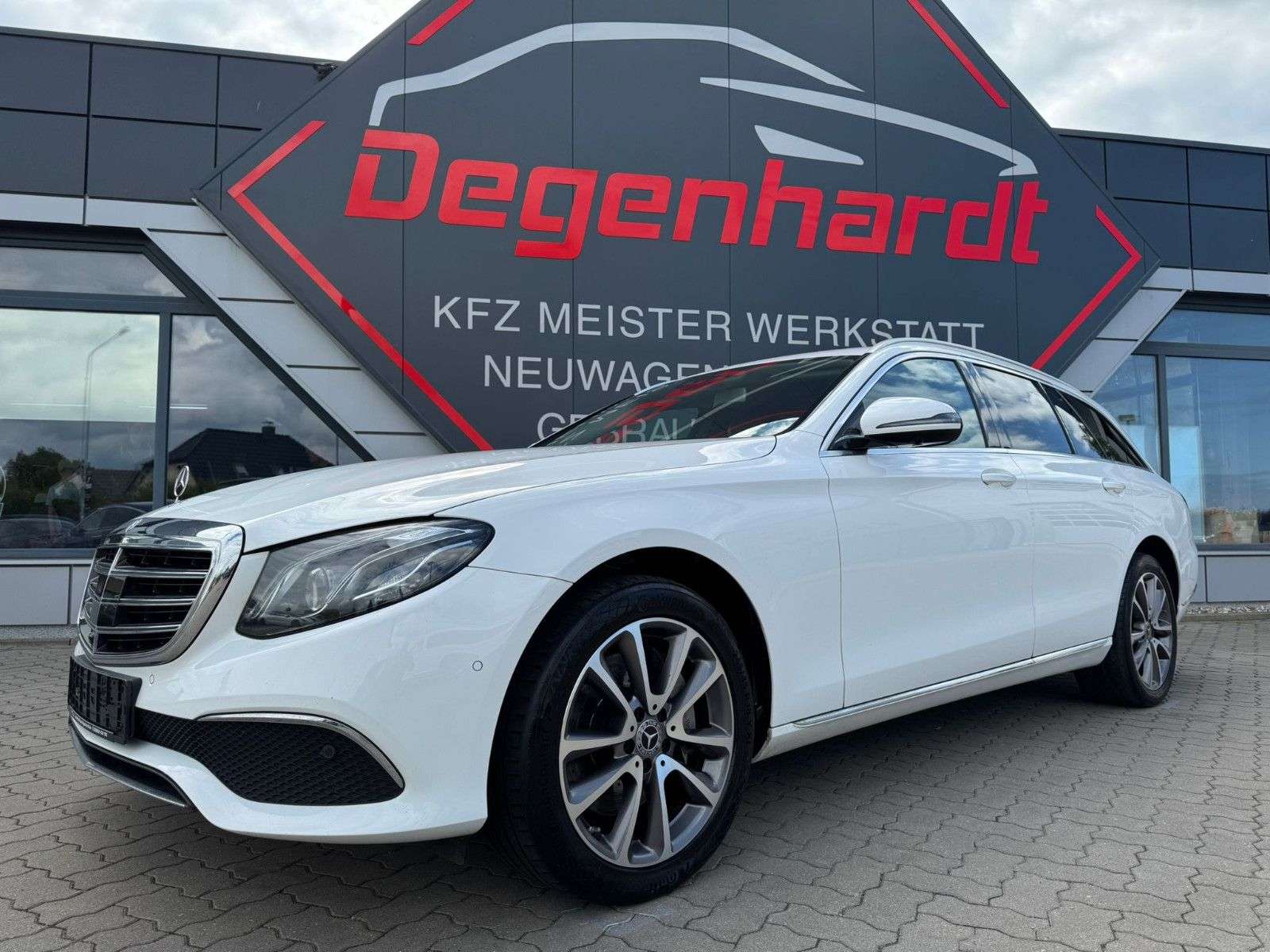 Second hand Mercedes Benz E-Class 