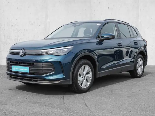 Volkswagen Tiguan view 2