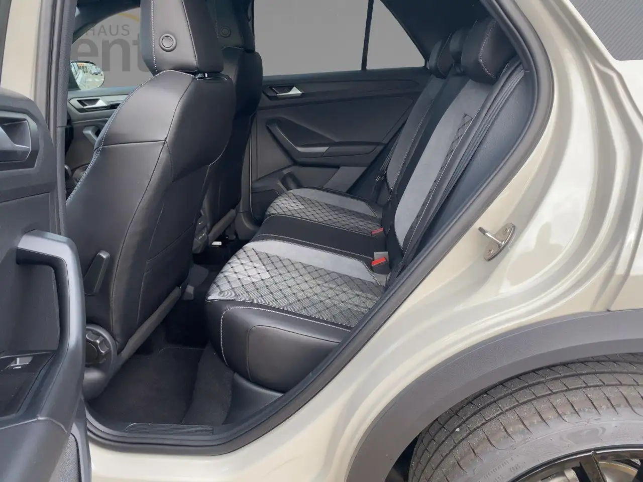 Volkswagen T-Roc R-Line *DSG*AHK*Pano*ACC*LED*Park Assist* 6