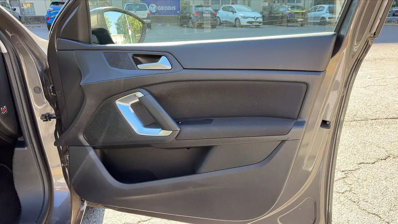 Peugeot 308 308 — photo 22