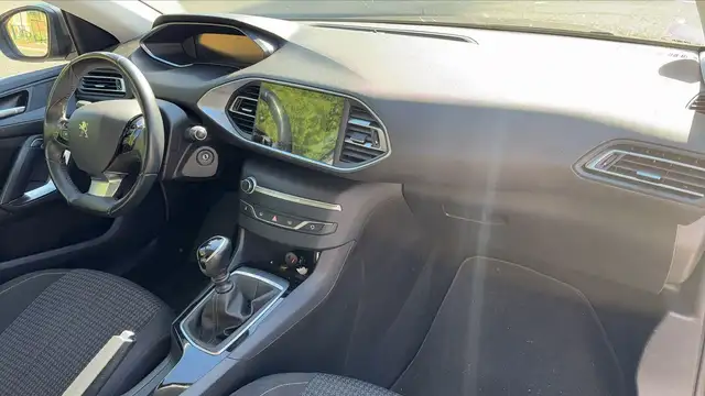 Peugeot 308 view 10